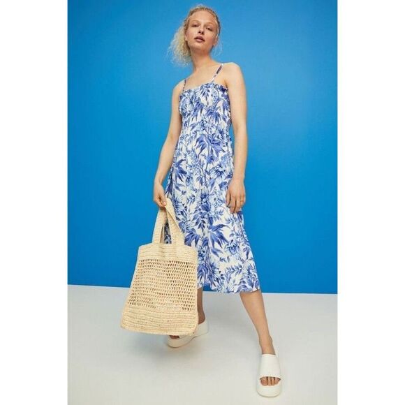 ✨H&M SMOCKED SZ MEDIUM DRESS✨ - Picture 1 of 9